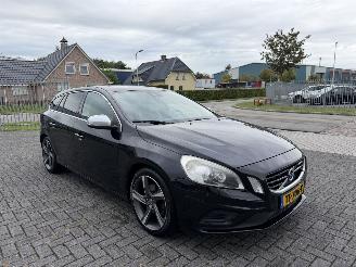 uszkodzony samochody osobowe Volvo V-60 1.6 84kw Clima - Navi 2011/6