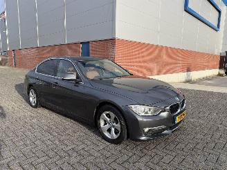 skadebil auto BMW 3-serie 320i 125kw Clima Navi 2013/3