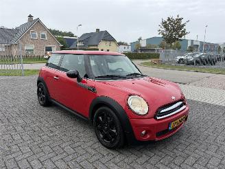 skadebil auto Mini One 1.6 55kw Pano - Navi - Airco 2010/3