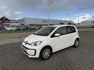 damaged passenger cars Volkswagen Up! 1.0 BMT Move Up 2017/6