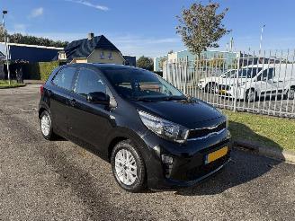 Schadeauto Kia Picanto 1.0 Dynamic Line AIRCO 2023/5