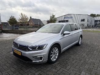 Unfallwagen Volkswagen Passat 1.4 TSI GTE Highline Clima - Pano - Navi 2015/10