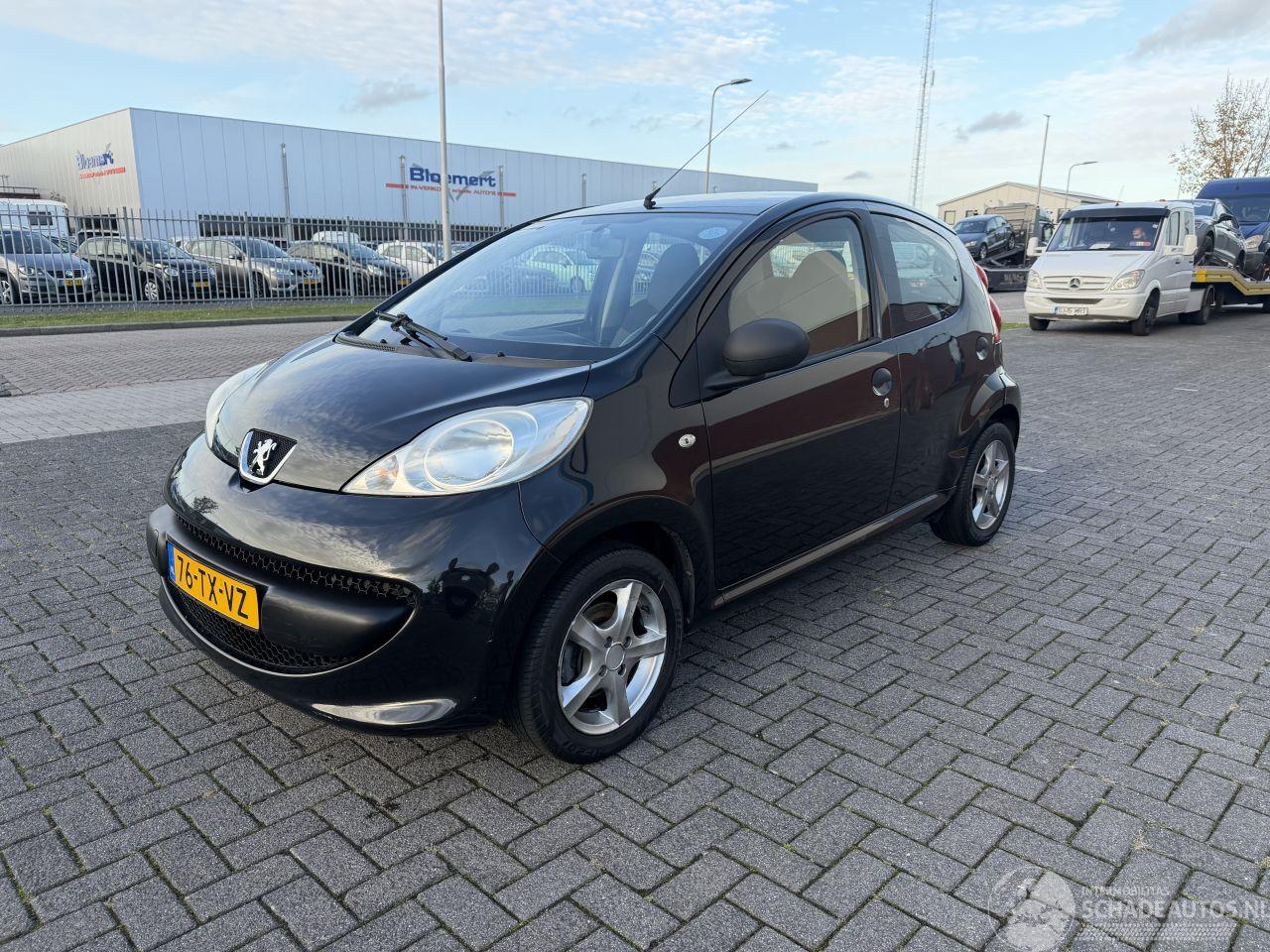 Peugeot 107 1.0 12V XR