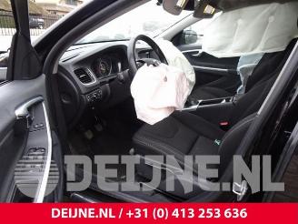 Volvo V-60 V60 I (FW/GW), Combi, 2010 / 2018 2.0 D2 16V picture 28