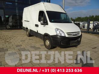 Uttjänta bilar auto Iveco Daily New Daily IV, Van, 2006 / 2011 40C12V, 40C12V/P 2008