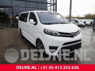 Vrakbiler auto Toyota ProAce ProAce Verso, Bus, 2016 2.0 D-4D 150 16V 2019/11