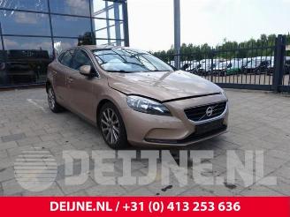 Salvage car Volvo V-40 V40 (MV), Hatchback 5-drs, 2012 / 2019 1.6 D2 2013/10