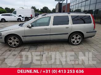 Volvo V-70 V70 (SW), Combi, 1999 / 2008 2.4 20V 170 picture 4