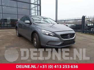 Coche siniestrado Volvo V-40 V40 (MV), Hatchback 5-drs, 2012 / 2019 2.0 D4 16V 2014/9