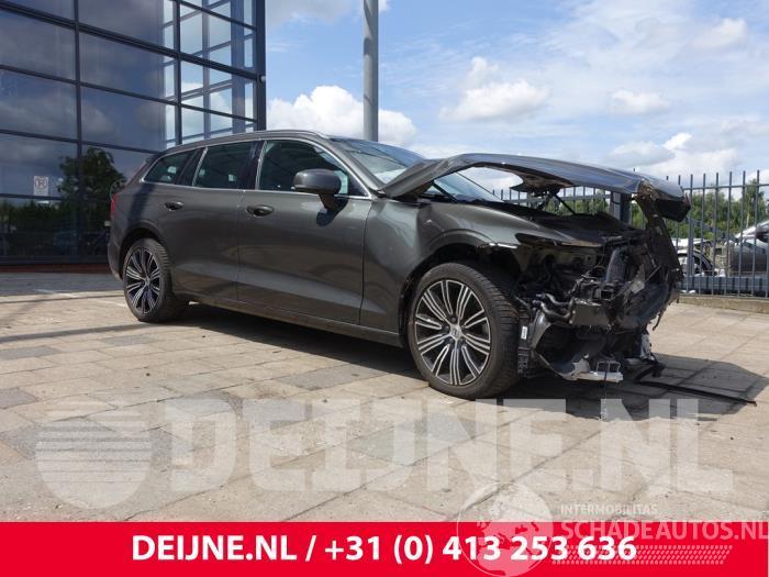Volvo V-60 V60 II (ZW), Combi, 2018 2.0 T8 16V Plug-in Hybrid AWD