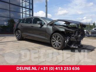 Vrakbiler auto Volvo V-60 V60 II (ZW), Combi, 2018 2.0 T8 16V Plug-in Hybrid AWD 2019/10