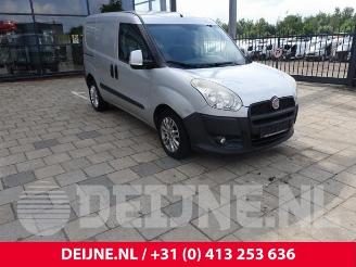 Coche siniestrado Fiat Doblo Doblo Cargo (263), Van, 2010 1.6 D Multijet 2012/2