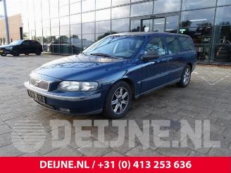 Volvo V-70 V70 (SW), Combi, 1999 / 2008 2.4 20V 170 picture 3