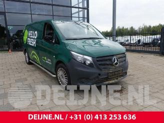 Vrakbiler auto Mercedes Vito eVito Tourer (447.7), Bus, 2019 90 kWh 2022/9