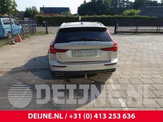 Volvo V-60 V60 Cross Country I (FZ), Combi, 2010 / 2018 2.0 D3 16V picture 5
