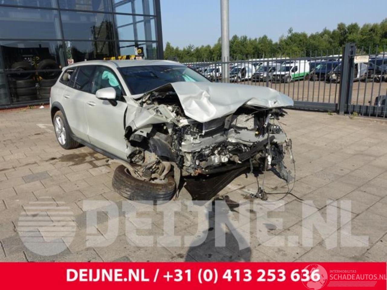 Volvo V-60 V60 Cross Country I (FZ), Combi, 2010 / 2018 2.0 D3 16V