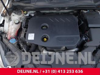 Volvo V-40 V40 (MV), Hatchback 5-drs, 2012 / 2019 1.6 D 16V picture 35