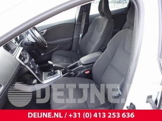 Volvo V-40 V40 (MV), Hatchback 5-drs, 2012 / 2019 1.6 D 16V picture 17