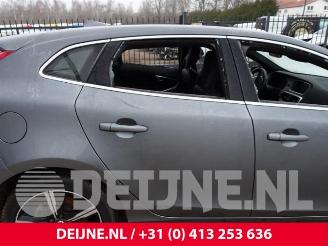 Volvo V-40 V40 (MV), Hatchback 5-drs, 2012 / 2019 1.5 T2 16V Geartronic picture 24