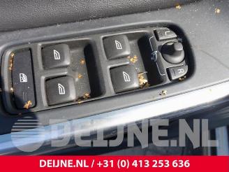 Volvo V-60 V60 I (FW/GW), Combi, 2010 / 2018 2.0 T4 16V picture 17