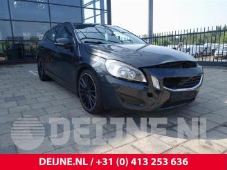 Vrakbiler auto Volvo V-60 V60 I (FW/GW), Combi, 2010 / 2018 1.6 DRIVe 2011/9