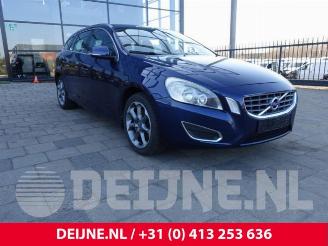 Coche siniestrado Volvo V-60 V60 I (FW/GW), Combi, 2010 / 2018 1.6 T4 16V Flexifuel 2012/7