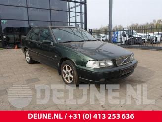 Vrakbiler auto Volvo S-70 S70, Sedan, 1996 / 2000 2.4 20V 1999/9