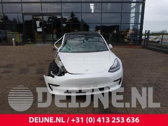 Tesla Model 3 Model 3, Sedan, 2017 Long Range AWD 75 kWh picture 2