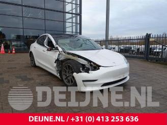  Tesla Model 3 Model 3, Sedan, 2017 Long Range AWD 75 kWh 2020/5