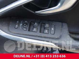 Volvo V-40 V40 Cross Country (MZ), Hatchback 5-drs, 2012 / 2019 1.5 T3 16V Geartronic picture 31