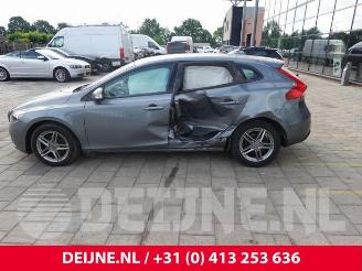 Volvo V-40 V40 (MV), Hatchback 5-drs, 2012 / 2019 2.0 D3 16V picture 4
