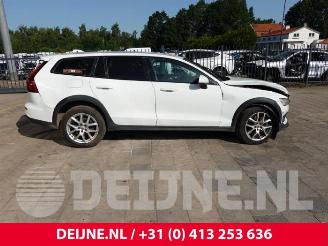 Volvo V-60 V60 Cross Country II (ZZ), Combi, 2018 2.0 B5 16V Mild Hybrid Geartronic AWD picture 8