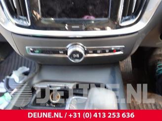 Volvo V-60 V60 Cross Country II (ZZ), Combi, 2018 2.0 B5 16V Mild Hybrid Geartronic AWD picture 27