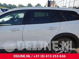 Volvo V-60 V60 Cross Country II (ZZ), Combi, 2018 2.0 B5 16V Mild Hybrid Geartronic AWD picture 34