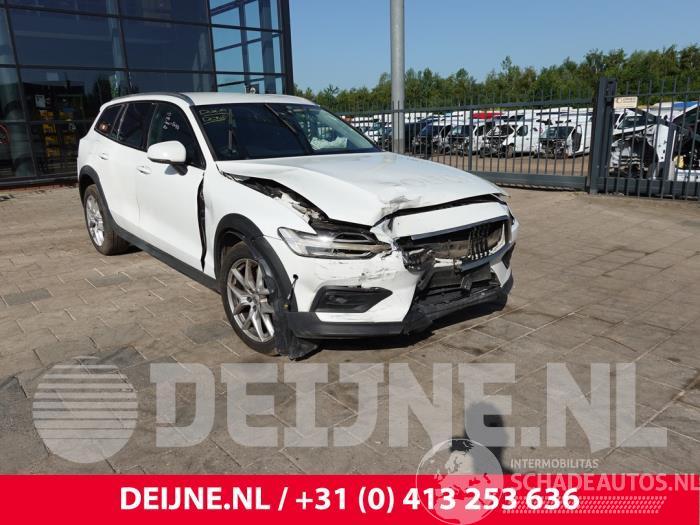 Volvo V-60 V60 Cross Country II (ZZ), Combi, 2018 2.0 B5 16V Mild Hybrid Geartronic AWD