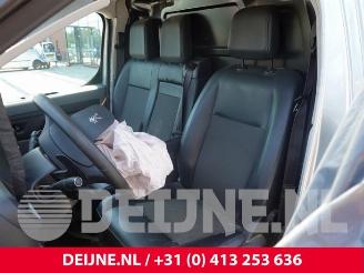 Peugeot Expert Expert (V1/VA/VB/VE/VF/VT/VY), Van, 2016 2.0 Blue HDi 180 16V picture 33