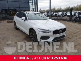 Coche siniestrado Volvo V-60 V60 II (ZW), Combi, 2018 2.0 B5 16V Mild Hybrid Geartronic 2023/5
