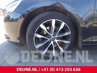 Volvo V-40 V40 (MV), Hatchback 5-drs, 2012 / 2019 2.0 T3 16V picture 10