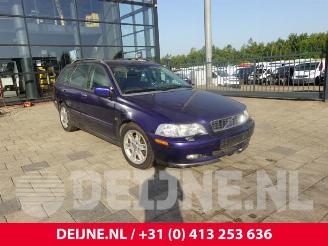 Coche siniestrado Volvo V-40 V40 (VW), Combi, 1995 / 2004 2.0 16V Turbo 2004/1