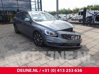 Coche siniestrado Volvo V-60 V60 I (FW/GW), Combi, 2010 / 2018 1.5 T2 16V Autom. 2018/1