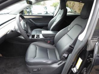 Tesla Model Y  picture 11