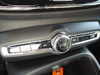 Volvo XC40 Core Recharge Plug-In Hybrid 2WD picture 16