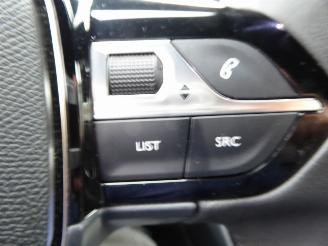 Peugeot 2008 e- Allure picture 19