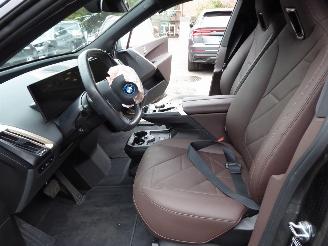 BMW iX 40 xDrive picture 11