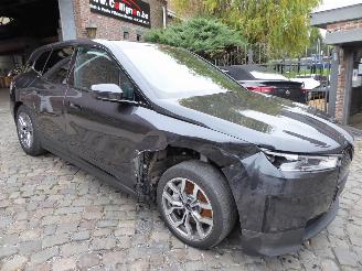 BMW iX 40 xDrive picture 3