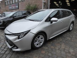 Unfallwagen Toyota Corolla 1,8 Hybrid Comfort Touring 2023/2
