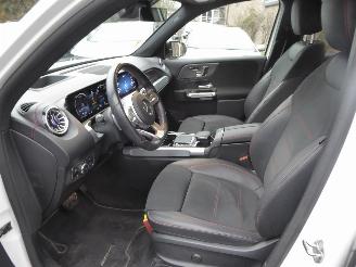 Mercedes EQB 300 4Matic AMG Line picture 17