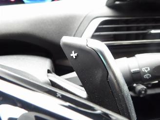 Peugeot 3008 Hybrid4 300 GT picture 21