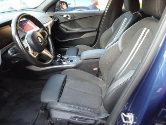 BMW 1-serie 116 i Advantage picture 8