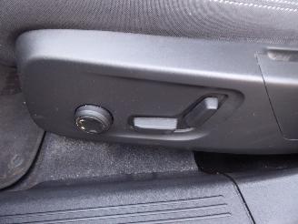 Volvo XC40 Plus Dark Recharge Plug-In Hybrid 2WD picture 11